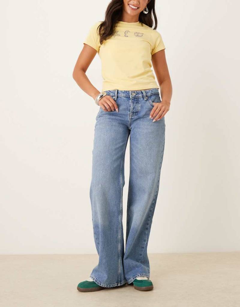 Free People - Tennessee - Boyfriend-Jeans in Cowboy-Blau mit niedrigem Bund von Free People