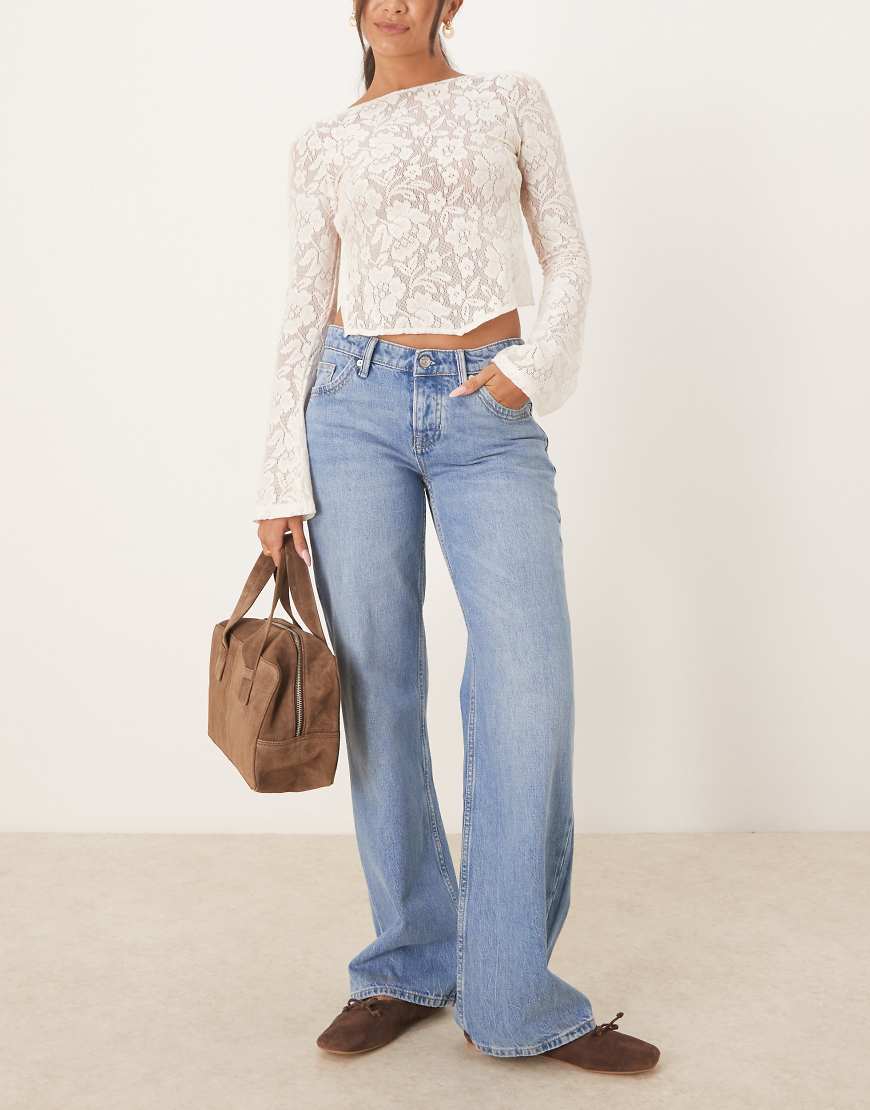 Free People - Tennessee - Boyfriend-Jeans in hellblauer Waschung mit niedrigem Bund von Free People