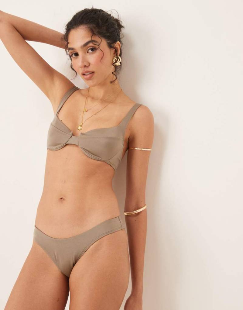 Free Society - Bikinihose in Olivgrün mit hohem Beinausschnitt von Free Society