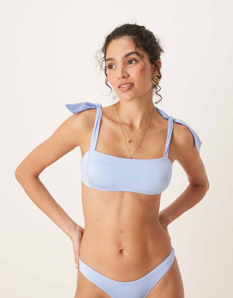 Free Society - Bikinioberteil in Himmelblau mit gebundenen Trägern von Free Society