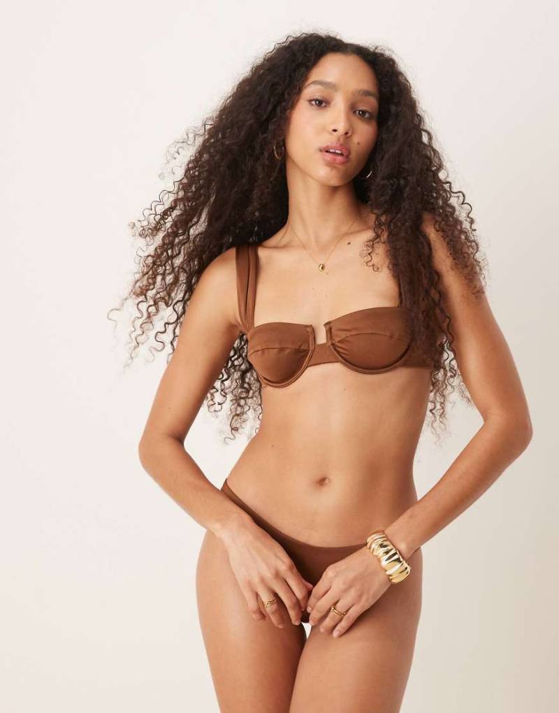 Free Society - Bügel-Bikinioberteil in Braun von Free Society