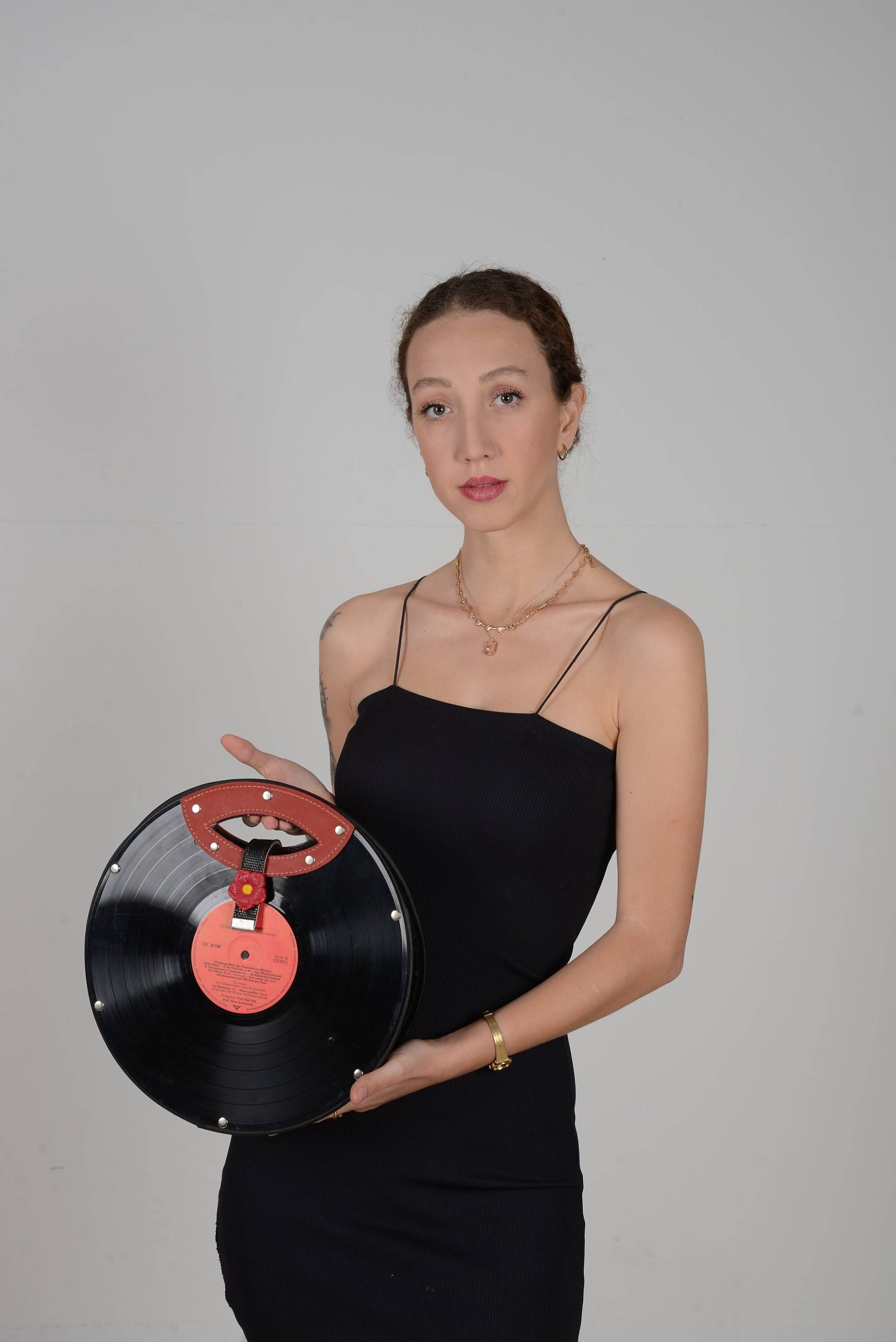 Long Play Record Vegan Bag, Recycelte Schallplatte Verwendet. Geschenk Für Sie, Nachttasche, Partytasche. Crossbody Und Henkel Tasche Long Play Record Vegan Bag, Recycelte Schallplatte Verwendet. Geschenk Für Sie, Nachttasche, Partytasche. Crossbody Und Henkel Tasche von FreeFallAtelier