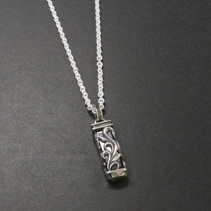 Arabeske Sterling Silberanhänger Mit Onyxedelstein | Handgefertigt in Tokio Arabeske Sterling Silberanhänger Mit Onyxedelstein | Handgefertigt in Tokio von FreeStyleTokyo