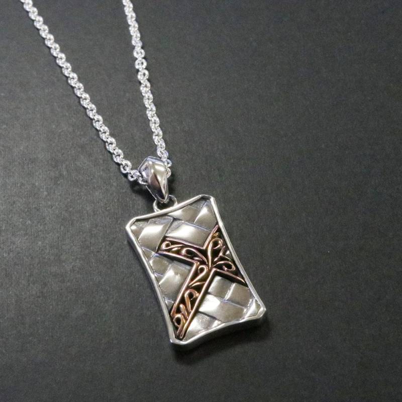 Hundemarke Rüstung Muster Sterling Silberanhänger Mit Einem Messing Kreuz | Handgefertigt in Tokio Hundemarke Rüstung Muster Sterling Silberanhänger Mit Einem Messing Kreuz | Handgefertigt in Tokio von FreeStyleTokyo