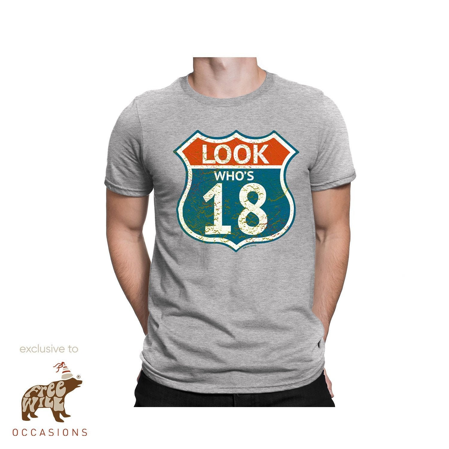 Herren T-Shirt - Look Who's 18 Route 66 18. Geburtstag Geschenk von FreeWillOccasions