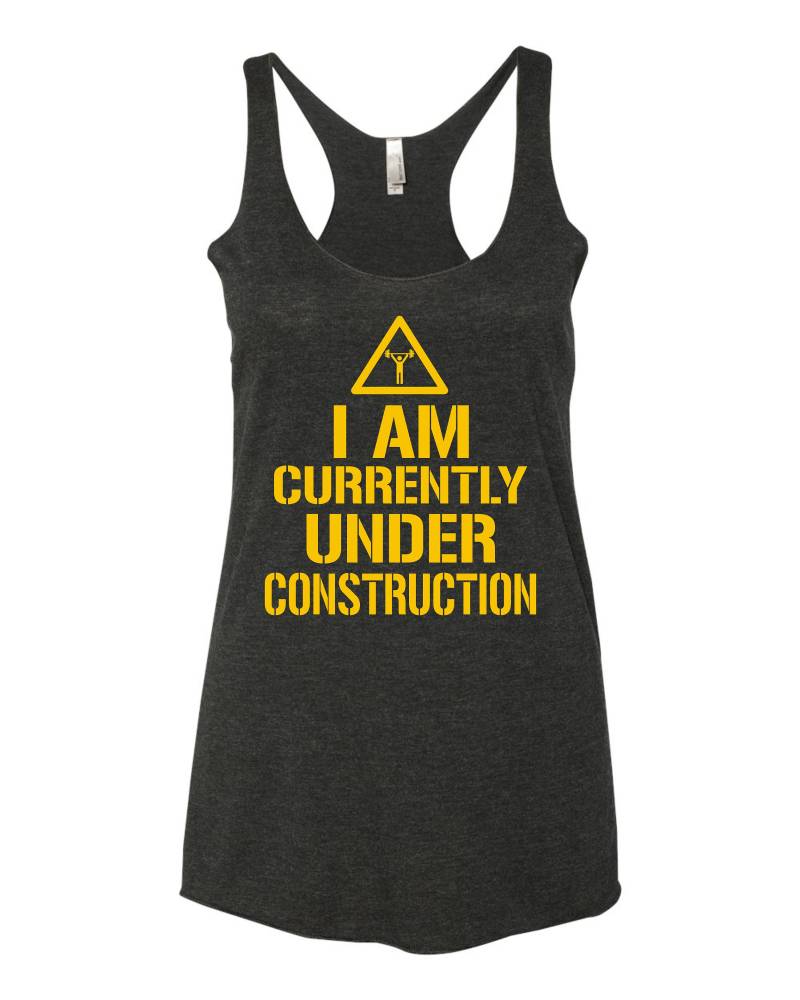 Ich Bin Derzeit Im Bau Cross-Training Passen Tank-Top Frauen Triblend Racerback von FreedomTeesUSA