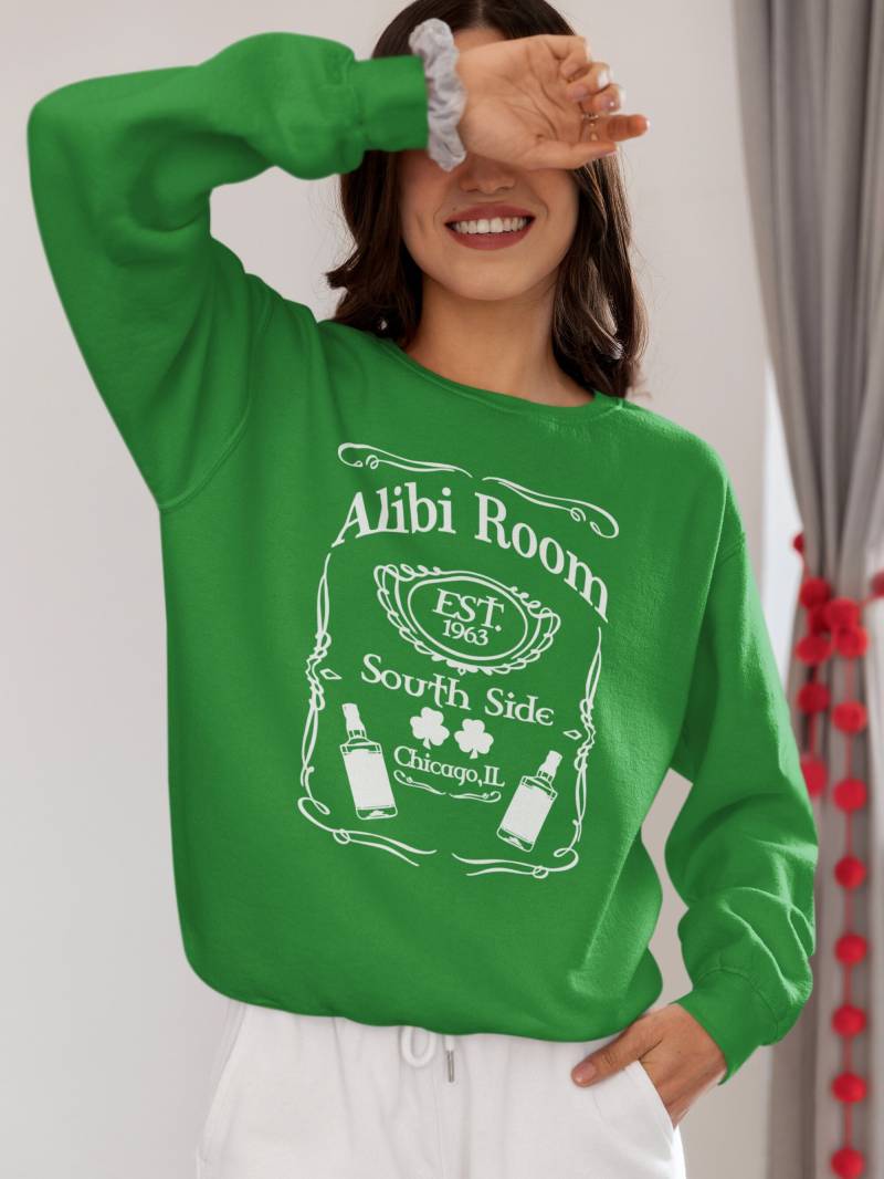 The Alibi Room Saint Patrick's Unisex Sweatshirt von FreedomTeesUSA