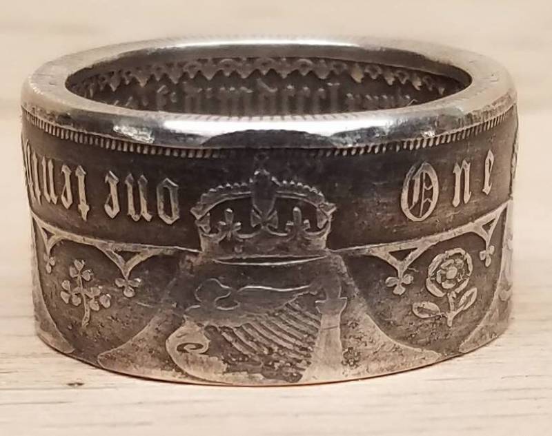 Authentic 1885 Florin - Victoria "Gothic' Münzring von FreedomringsByKarl