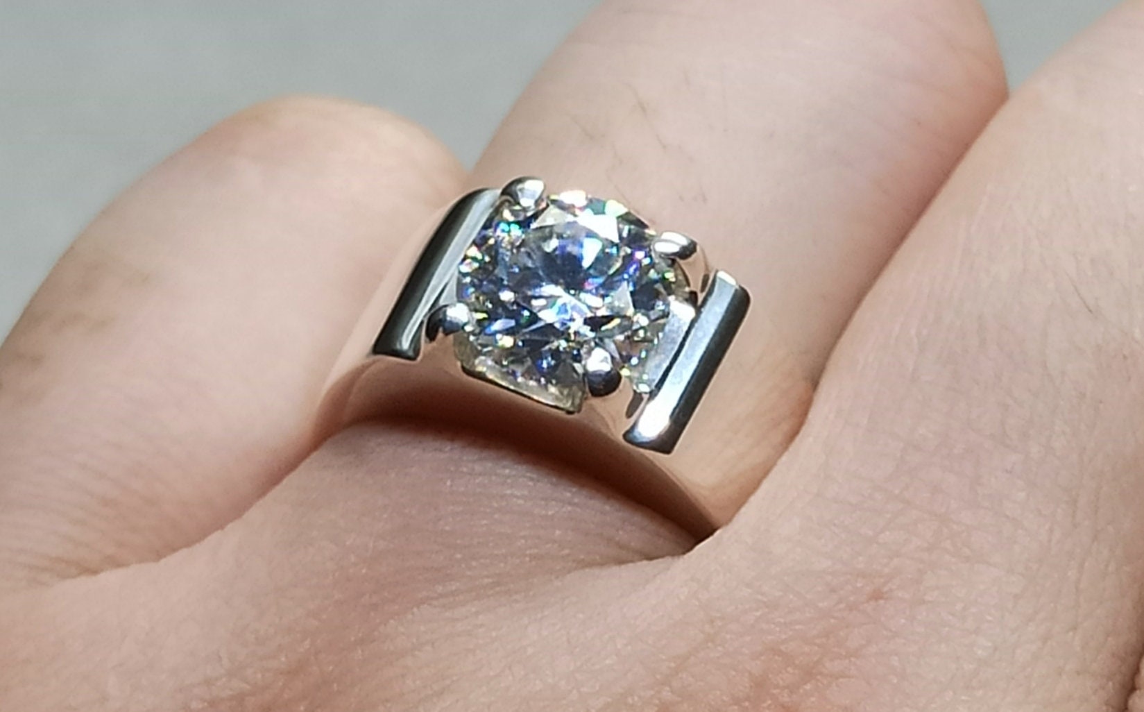 2 Karat Zertifiziert Moissanite Diamant Ring Schlicht 925 Sterling Silber Handgemacht Männer Jahrestagsgeschenk Für Ihn Verlobungsring Ehering von FreehasCreations