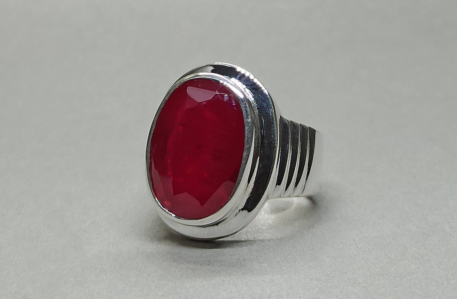 32 Karat Großer Rubin 925 Sterling Silber Handgemacht Männer Ring Oval Cut Taube Roter Juli Birthstone Yaqoot Geburtstagsgeschenk Für Ihn von FreehasCreations