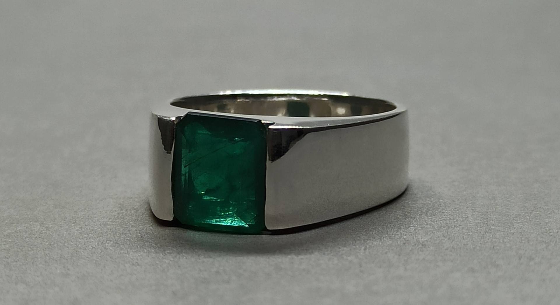 4 Karat Natürlicher Fluorit 925 Sterling Silber Handgemacht Männer Ring Smaragdschliff Grün April Birthstone Geburtstagsgeschenk Für Ihn von FreehasCreations