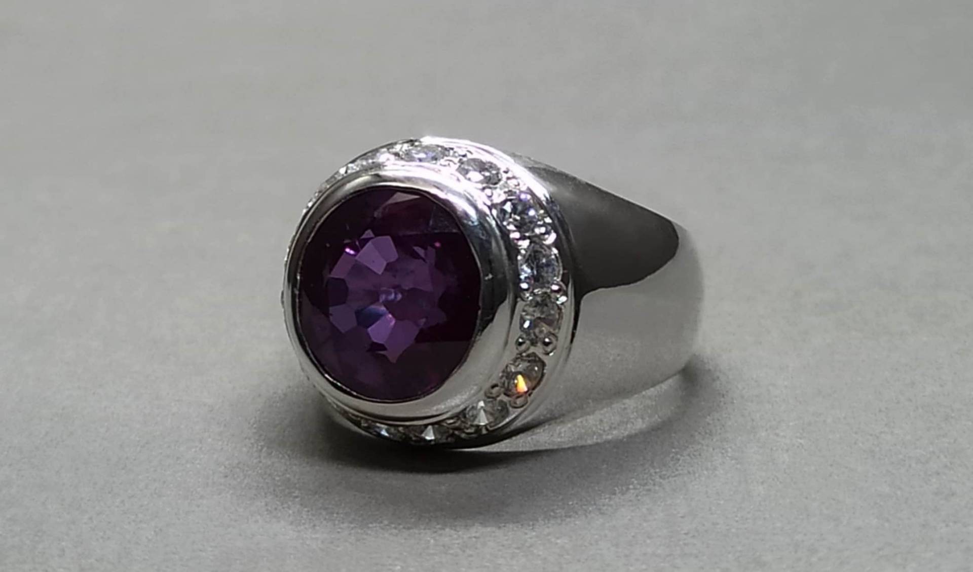 6 Karat Alexandrit Ring Handgemachter 925 Sterling Silber Farbwechsel Edelstein 6 Karat Alexandrit Ring Handgemachter 925 Sterling Silber Farbwechsel Edelstein von FreehasCreations