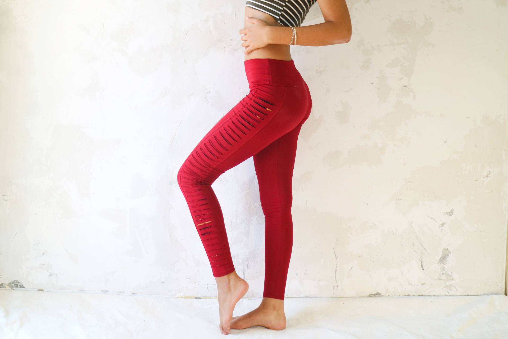 Rote Leggings, Boho Yoga Wear, Festival Kleidung, Hose, Hippie Frauen Activewear Damen von FreespiritstudioShop