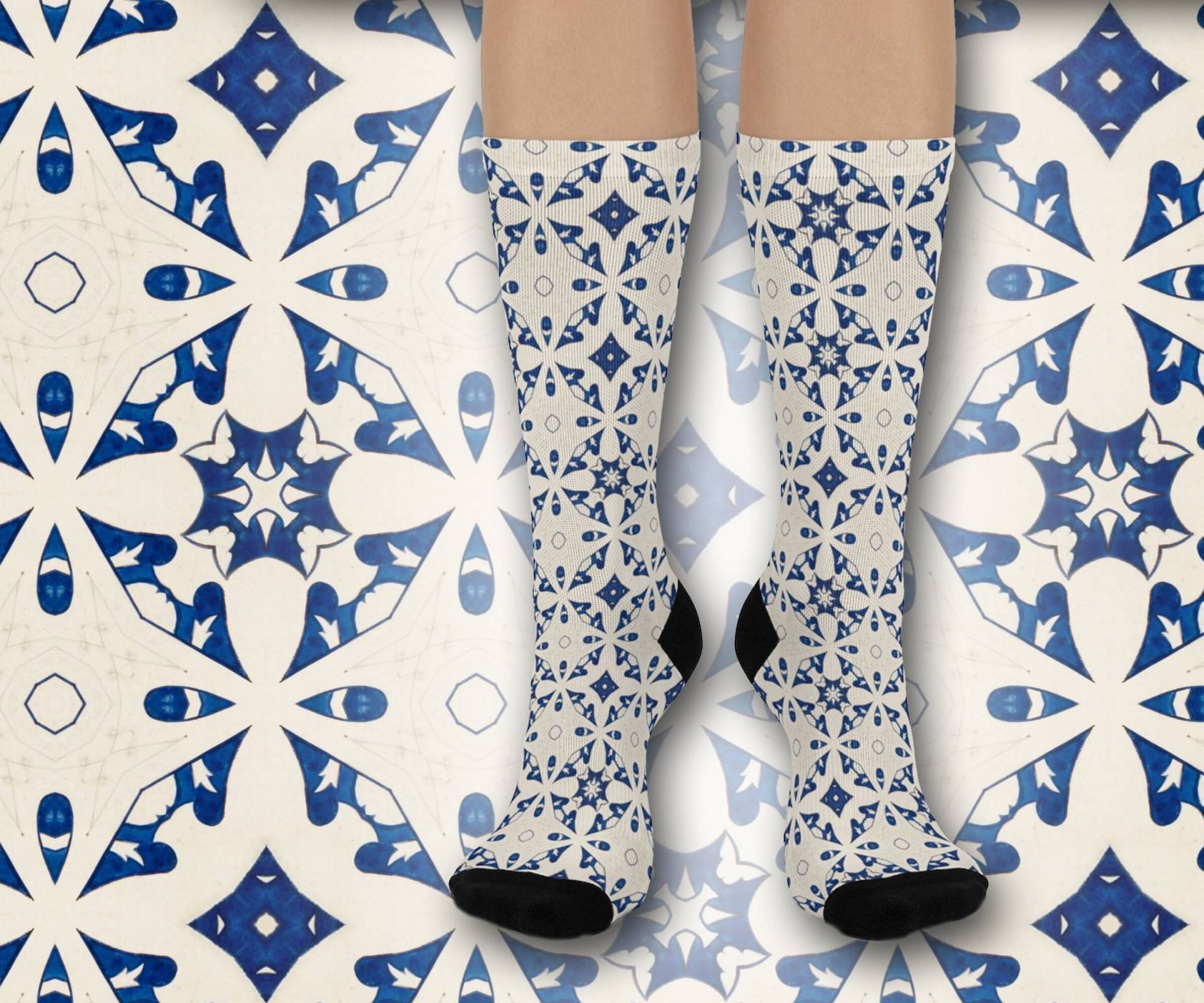 Delft Blue Socks #7 | Pattern in Traditional Style Crew Length One Size From Women 5 Up To Men's 12 Delft Blue Socks #7 | Pattern in Traditional Style Crew Length One Size From Women 5 Up To Men's 12 von Freestylebox