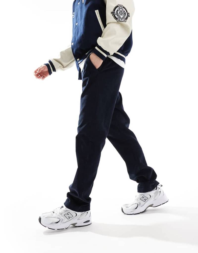 French Connection - Cordhose in Marineblau mit schmalem Bein von French Connection Mens