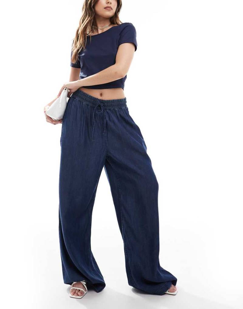 French Connection - Collorado - Jeans aus fließendem Denim in Vintage-Blau von French Connection