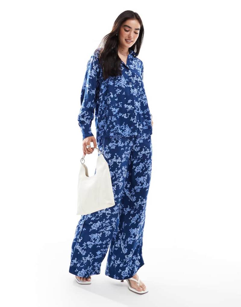 French Connection - Delphine - Hose in Blau mit Print und weitem Bein, Kombiteil-Bunt von French Connection