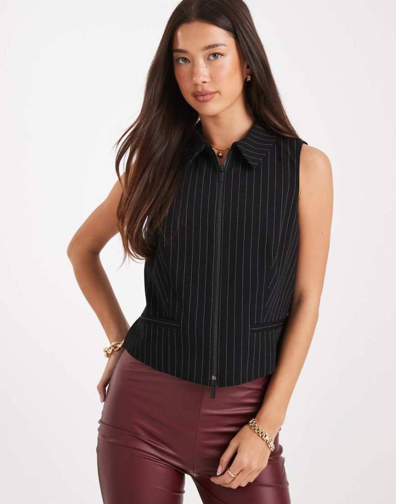 French Connection - Elegante Weste in Schwarz mit Nadelstreifen und durchgehendem Reißverschluss-Bunt von French Connection