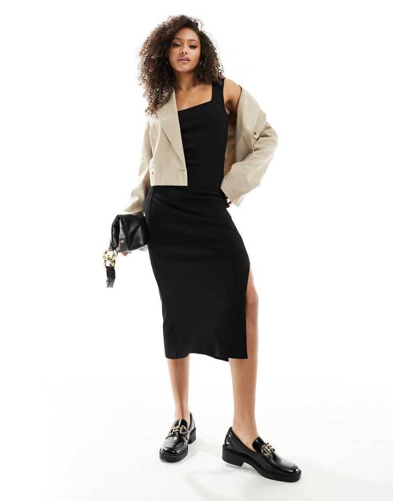 French Connection - Geripptes Midikleid in Schwarz mit eckigem Ausschnitt von French Connection