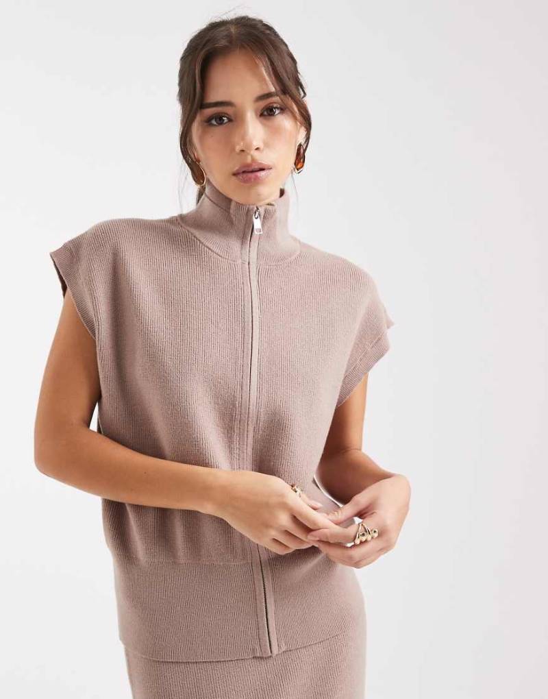 French Connection - Hochgeschlossener, kurzärmliger Pullover in Taupe mit Reißverschluss, Kombiteil-Neutral von French Connection