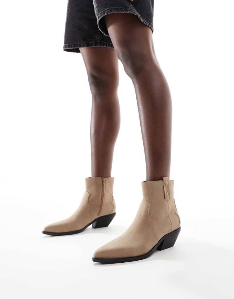 French Connection - Mittelhohe Westernstiefel in Weiß mit Fransen-Neutral von French Connection