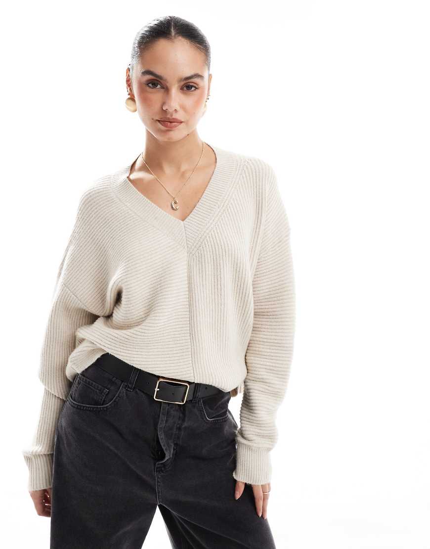 French Connection - Pullover in Hellbeige mit V-Ausschnitt und Nahtdetail-Neutral French Connection - Pullover in Hellbeige mit V-Ausschnitt und Nahtdetail-Neutral von French Connection