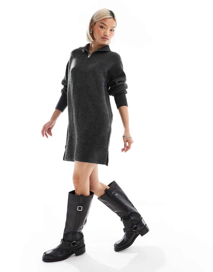French Connection - Pulloverkleid aus Strick in Grau mit kurzem Reißverschluss French Connection - Pulloverkleid aus Strick in Grau mit kurzem Reißverschluss von French Connection