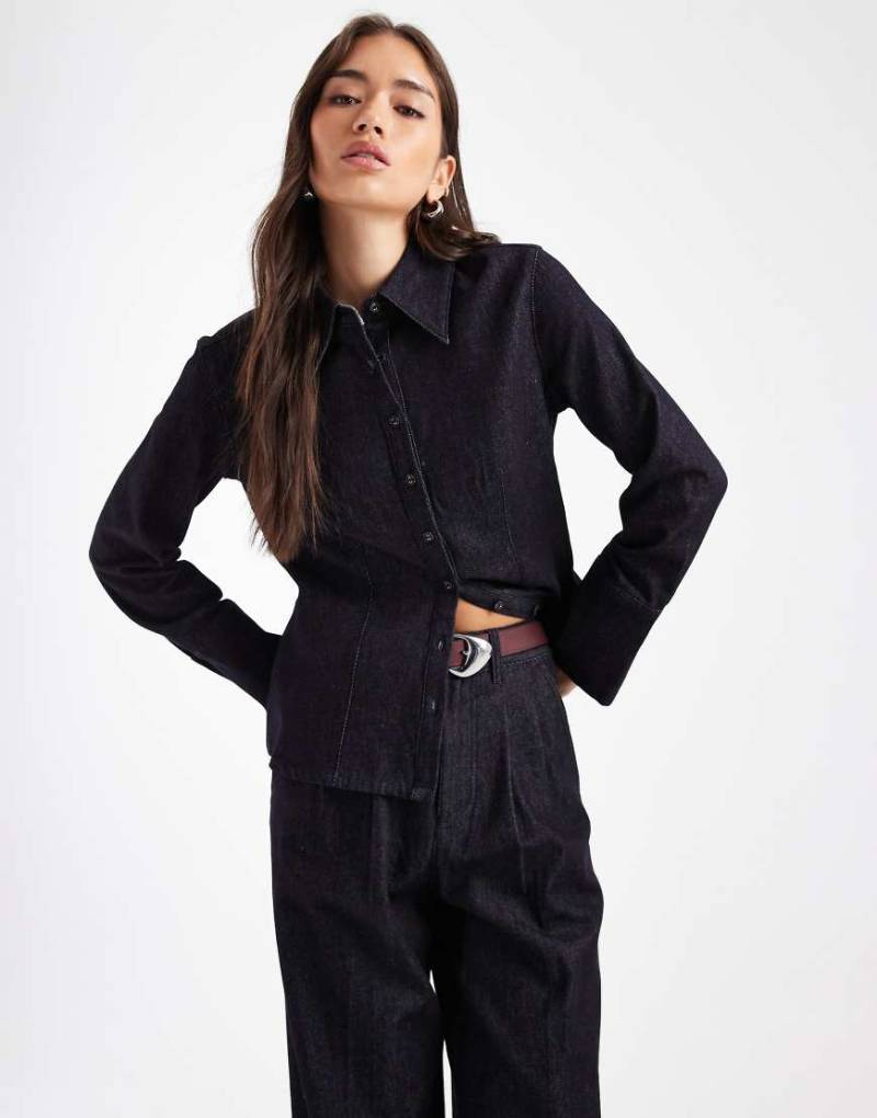 French Connection - Tailliertes Jeanshemd in Indigoblau, Kombiteil von French Connection