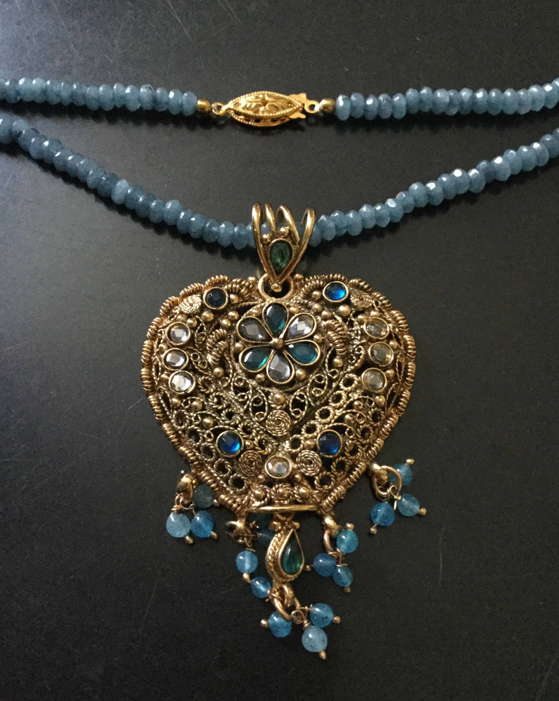 Filigrane Halskette Blaue Steine Quarz - Original Riesiger Vintage Schmuck Luxuriöses Einzigartiges Design Vergoldet Aus Frankreich Filigrane Halskette Blaue Steine Quarz - Original Riesiger Vintage Schmuck Luxuriöses Einzigartiges Design Vergoldet Aus Frankreich von FrenchBoutikVintage