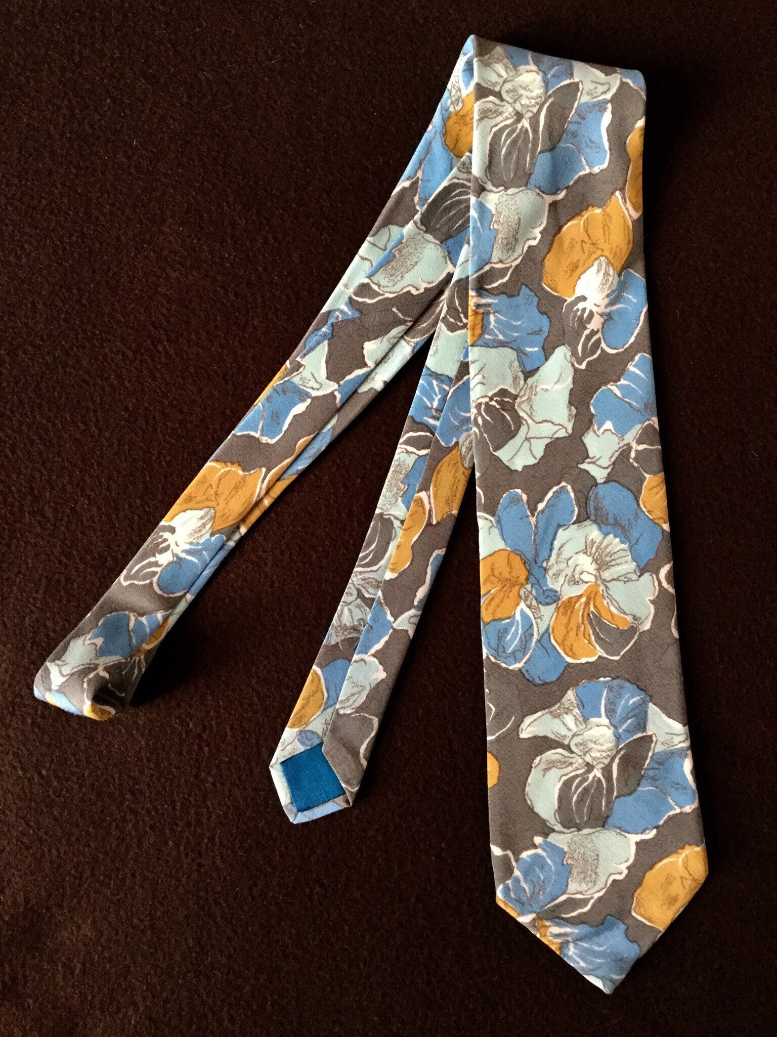 Prochownick Seidenkrawatte Im Vintage-stil - Modeaccessoire Hergestellt in Frankreich 100 % Seide Schönes Blumenmuster Ausgezeichneter Zustand Prochownick Seidenkrawatte Im Vintage-stil - Modeaccessoire Hergestellt in Frankreich 100 % Seide Schönes Blumenmuster Ausgezeichneter Zustand von FrenchBoutikVintage
