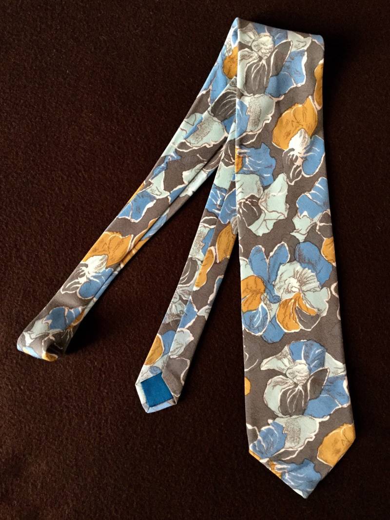 Prochownick Seidenkrawatte Im Vintage-stil - Modeaccessoire Hergestellt in Frankreich 100 % Seide Schönes Blumenmuster Ausgezeichneter Zustand Prochownick Seidenkrawatte Im Vintage-stil - Modeaccessoire Hergestellt in Frankreich 100 % Seide Schönes Blumenmuster Ausgezeichneter Zustand von FrenchBoutikVintage
