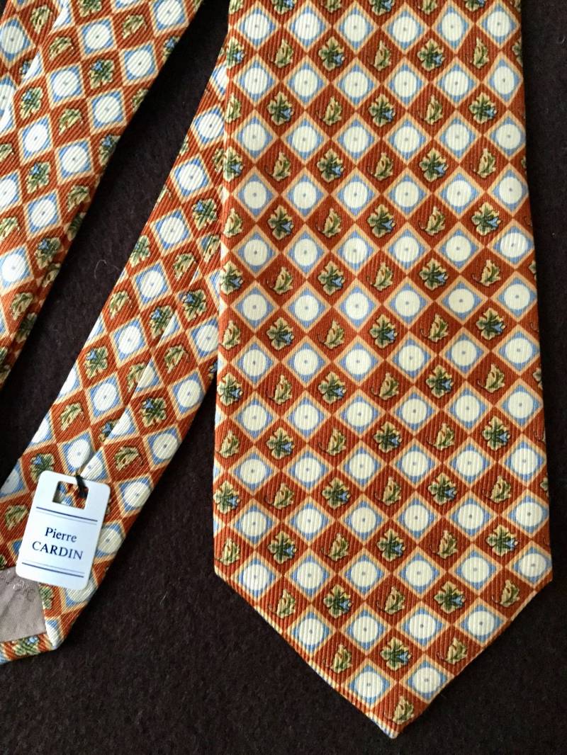 Vintage Pierre Cardin Seidenkrawatte - Paris Frankreich Luxus Haute Couture Reine Seide Handgefertigt Exzellenter Zustand Aus Vintage Pierre Cardin Seidenkrawatte - Paris Frankreich Luxus Haute Couture Reine Seide Handgefertigt Exzellenter Zustand Aus von FrenchBoutikVintage