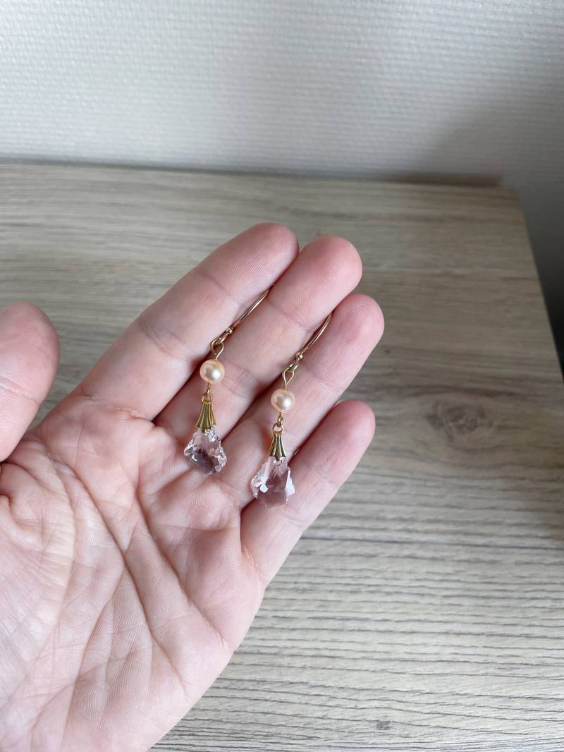 Barocke Tropfenohrringe Und Swarovski-Kristallperlen in Rosa Barocke Tropfenohrringe Und Swarovski-Kristallperlen in Rosa von FrenchTouchJewelry