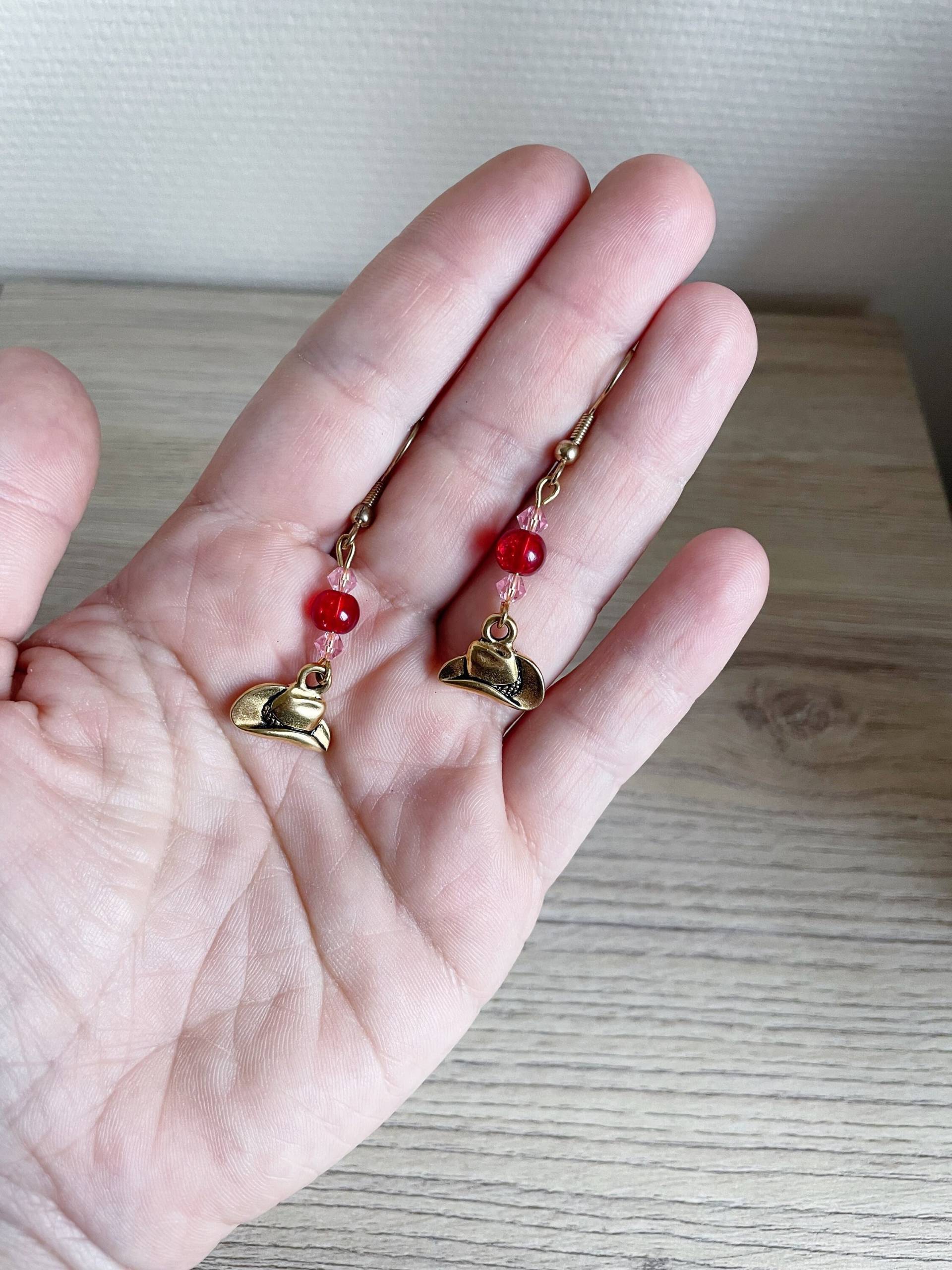 Country-Westernhut Von Stetson Und Rote Perlenohrringe von FrenchTouchJewelry