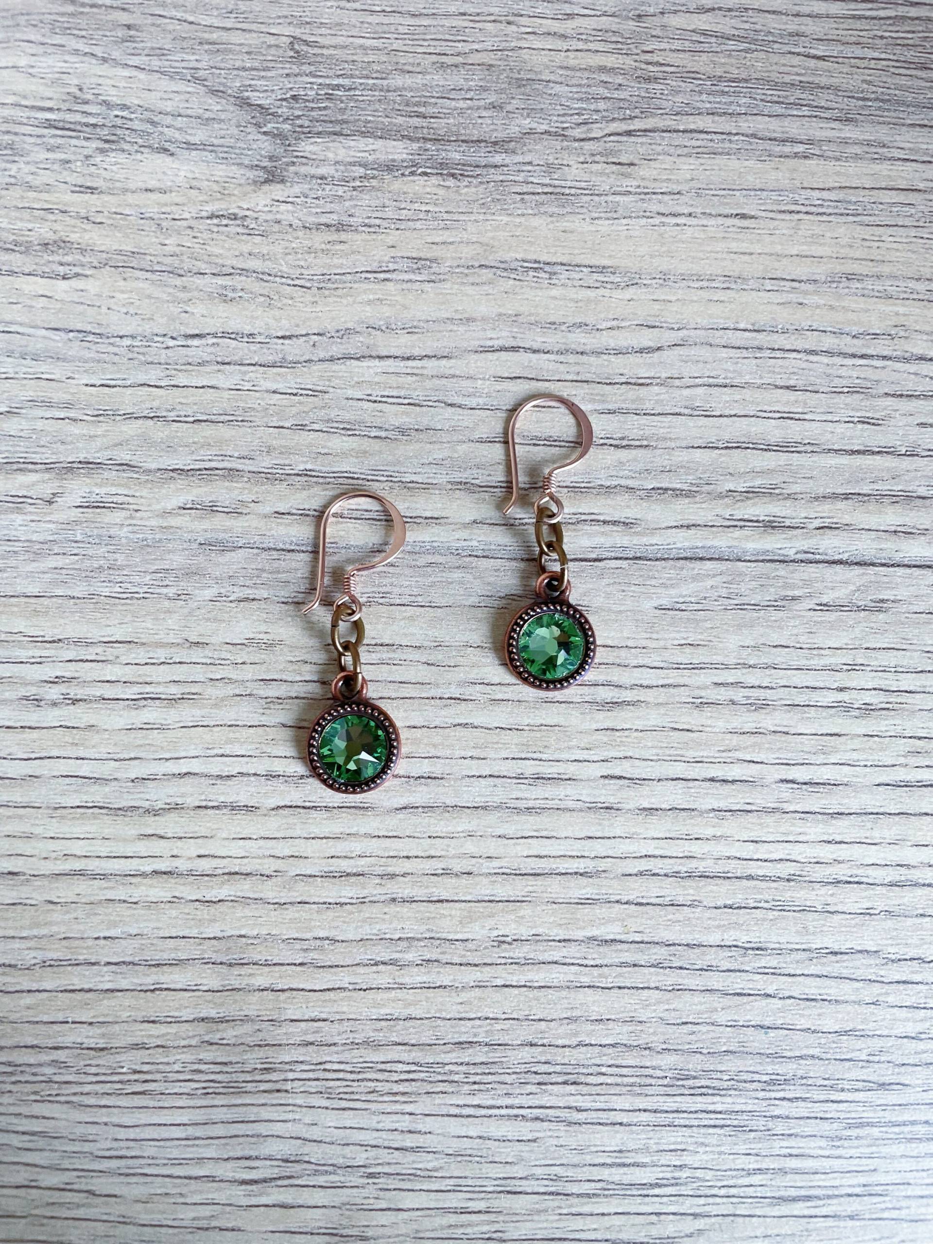 Rivoli Peridot-Cabochon-Ohrringe Mit Swarovski-Kristallen - Kupferhalterung Und Rosa Vermeil-Haken von FrenchTouchJewelry