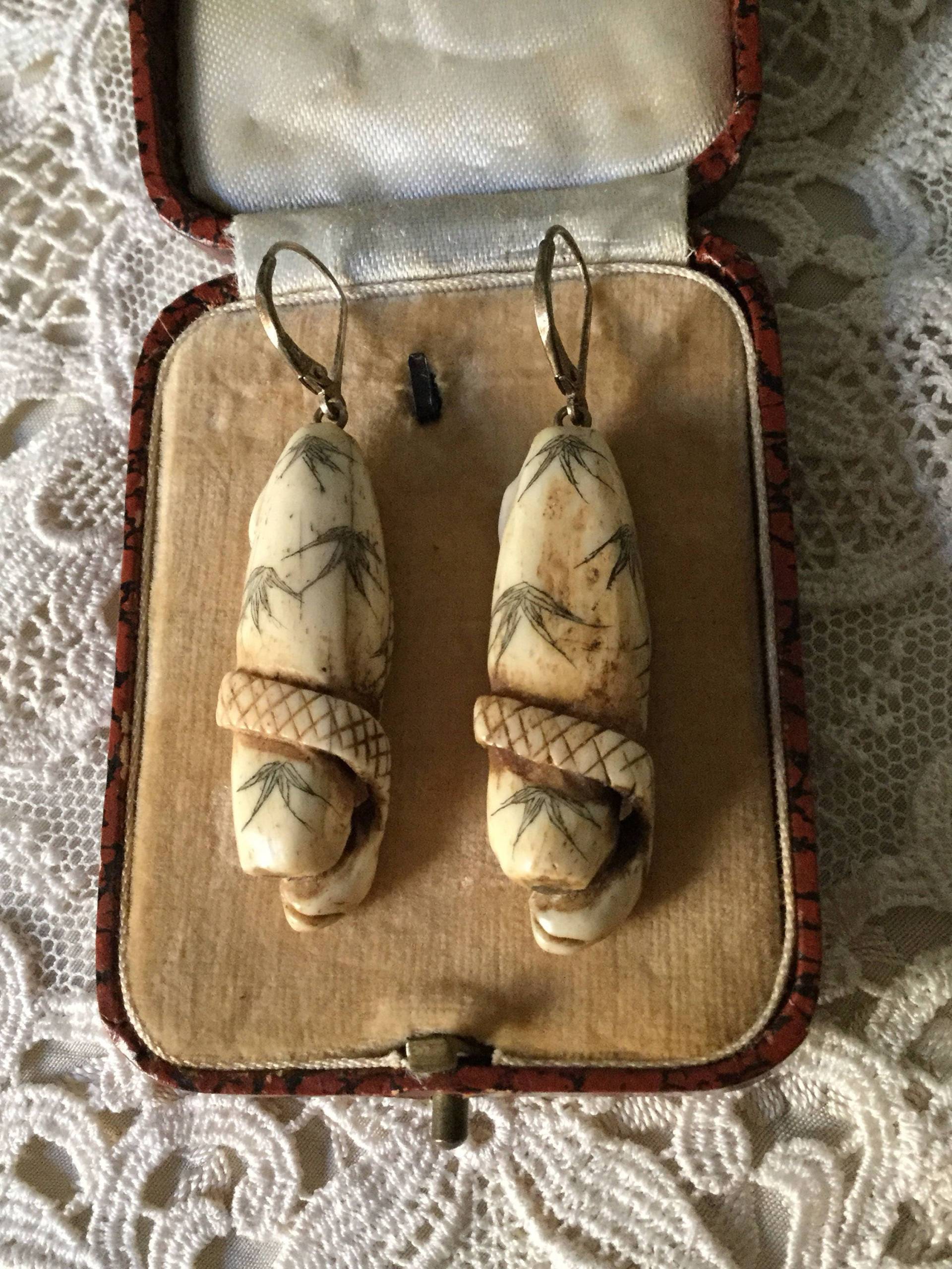 Außergewöhnliche Antike Geschnitzte Schlangen-Gemälde-Sterling-Ohrringe - Natur Handgeschnitzt Lang Sterling-Silber Selten Aus Frankreich von FrenchVintageJewel