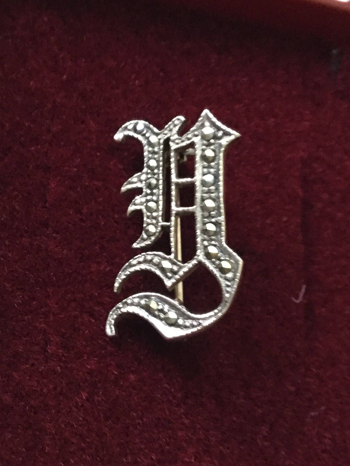 Vintage Monogramm Sterling Markasit Brosche - Sehr Originell Und Elegant Sterlingsilber Funkelnder Art Deco Aus Frankreich Vintage Monogramm Sterling Markasit Brosche - Sehr Originell Und Elegant Sterlingsilber Funkelnder Art Deco Aus Frankreich von FrenchVintageJewel