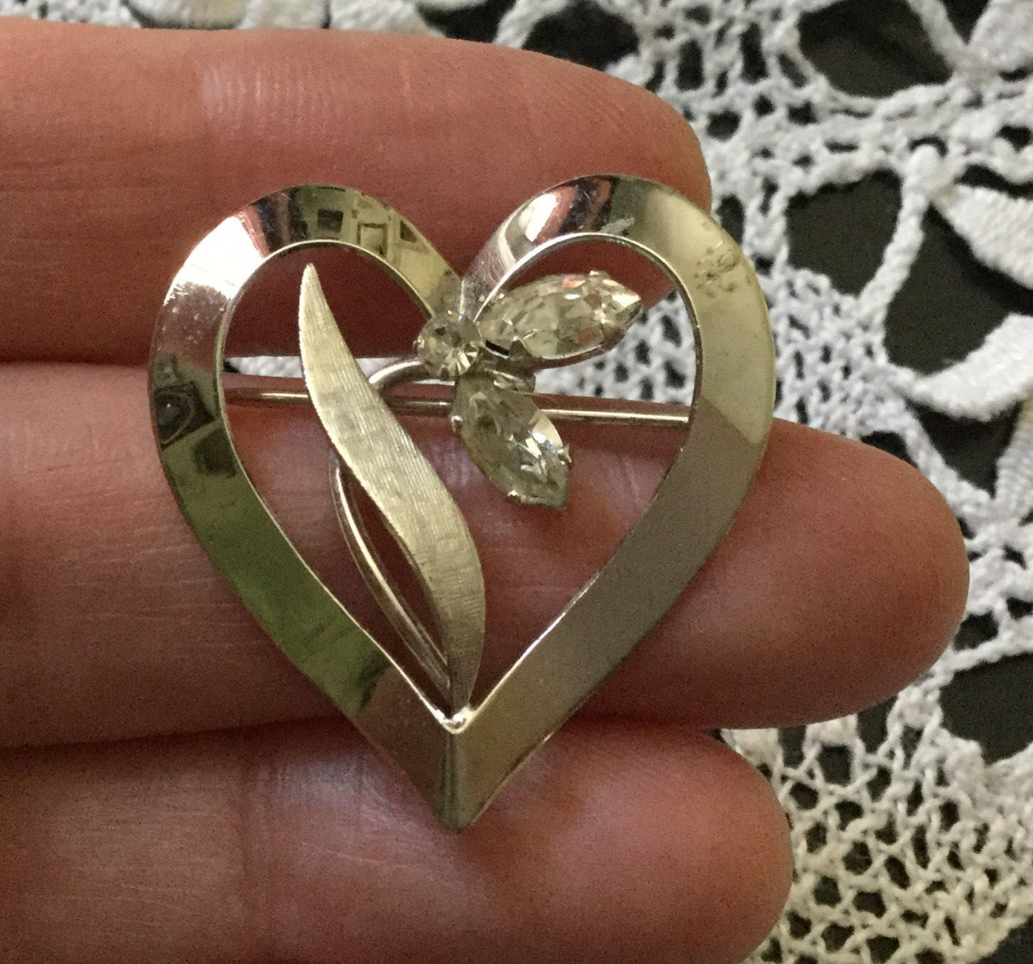 Vintage Van Dell Sterling Herz Brosche - Berühmter Schöpfer Signiert Silber Weißer Stein Sehr Elegant Punzen Aus Frankreich Vintage Van Dell Sterling Herz Brosche - Berühmter Schöpfer Signiert Silber Weißer Stein Sehr Elegant Punzen Aus Frankreich von FrenchVintageJewel