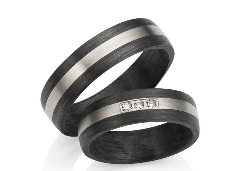 Trauringe Ausgefallen - Titan Carbon Ringe von Frencheis