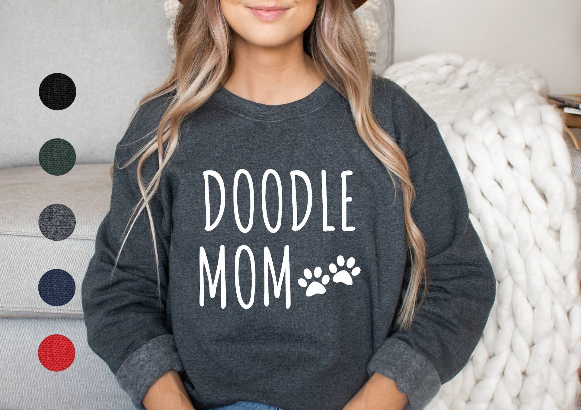 Doodle Mom Sweatshirt | Geschenke Labradoodle Pullover Goldendoodle Mama Für Sie von FrenchieDogMomCo