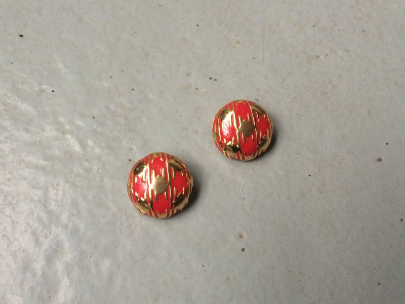 Lanvin Vintage Rote Und Goldene Emaille-Clip-Ohrringe, Goldfarbene Emaille, 80Er Jahre 1980 von FrenchygirlAtelier