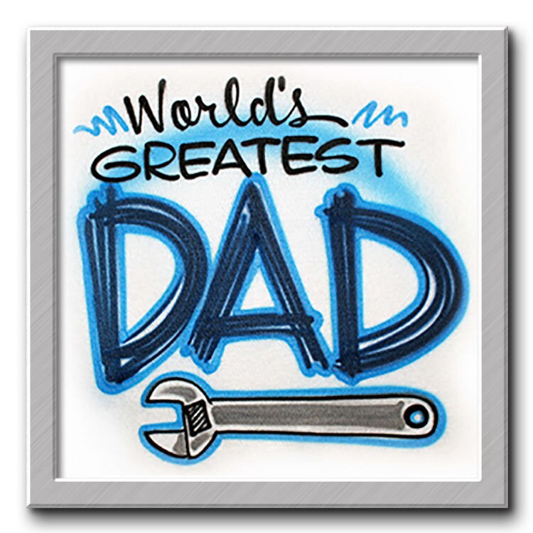 Airbrush T-Shirt Bester Dad Größter Vatertag Werkzeug Schraubenschlüssel von FreshAirShirts