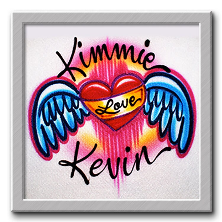 Airbrushed T-Shirt 3-Wörter-Design Herz Flügel Du Wählst Farbe/Wörter von FreshAirShirts