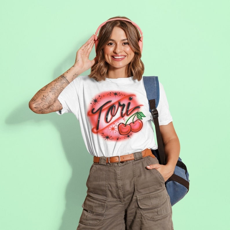 Airbrushed T-Shirt Name Mit Kirschen Passende Mütze Kaufen von FreshAirShirts