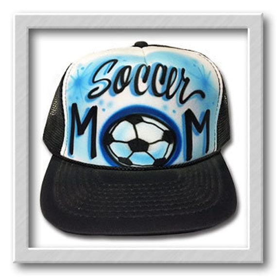 Airbrushed Trucker Mütze Fußball Mama Jeder Sport Fußballhut von FreshAirShirts