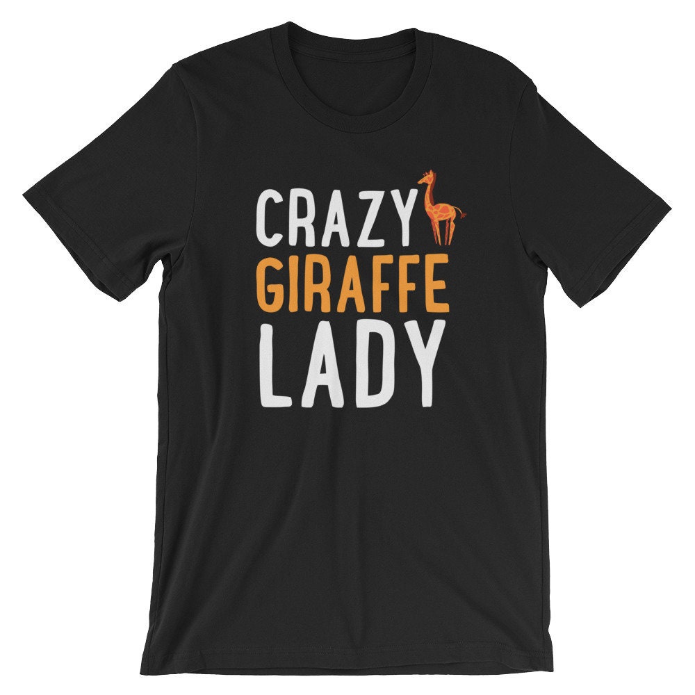 Crazy Giraffe Lady T-Shirt | Pun Tall Animal Shirt Geschenk Für Giraffenliebhaber Kurzärmeliges Unisex-Tshirt Humor Tshirt von FreshDressedTees