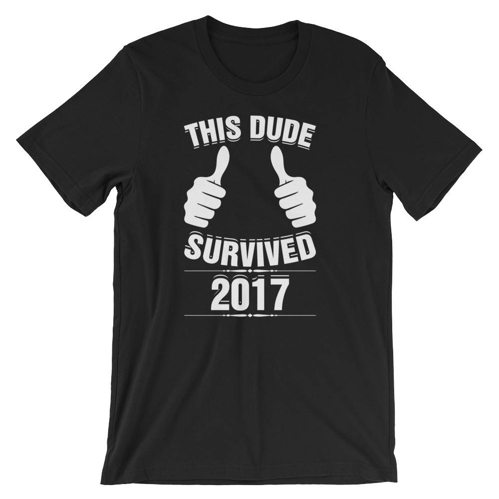 Dieser Kerl Überlebt 2017 Silvester Eve Beste Shirt | Glücklich Neujahr 2018 Willkommen Holiday Party T-Shirt Silvester-Feier Cooles Kostüm von FreshDressedTees