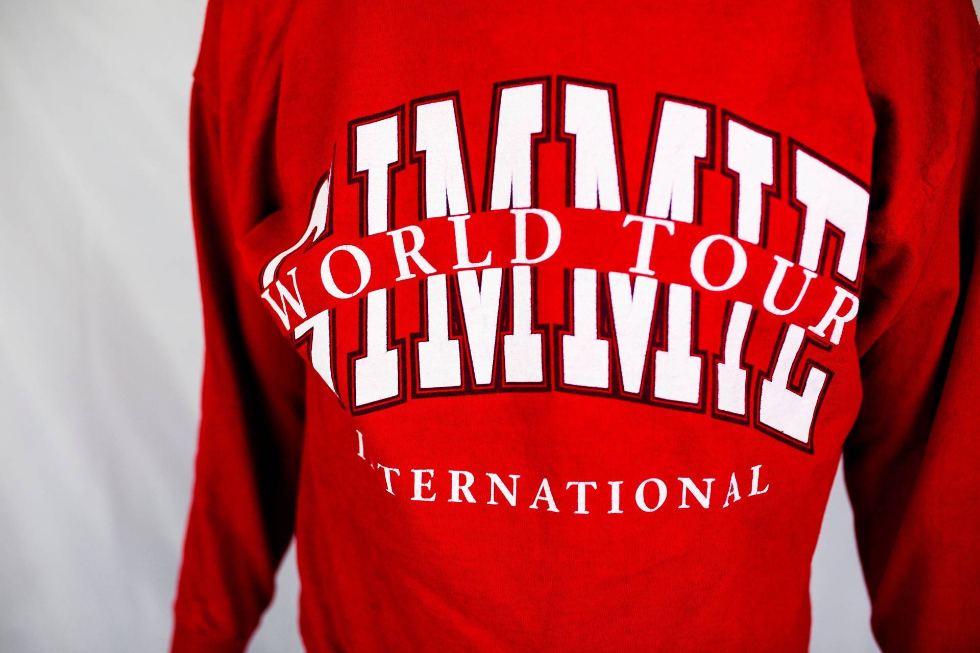 Vintage 90Er Jahre Gimmie A Break International World Tour Crewneck Sweatshirt Größe S Vintage 90Er Jahre Gimmie A Break International World Tour Crewneck Sweatshirt Größe S von FreshFitsMN