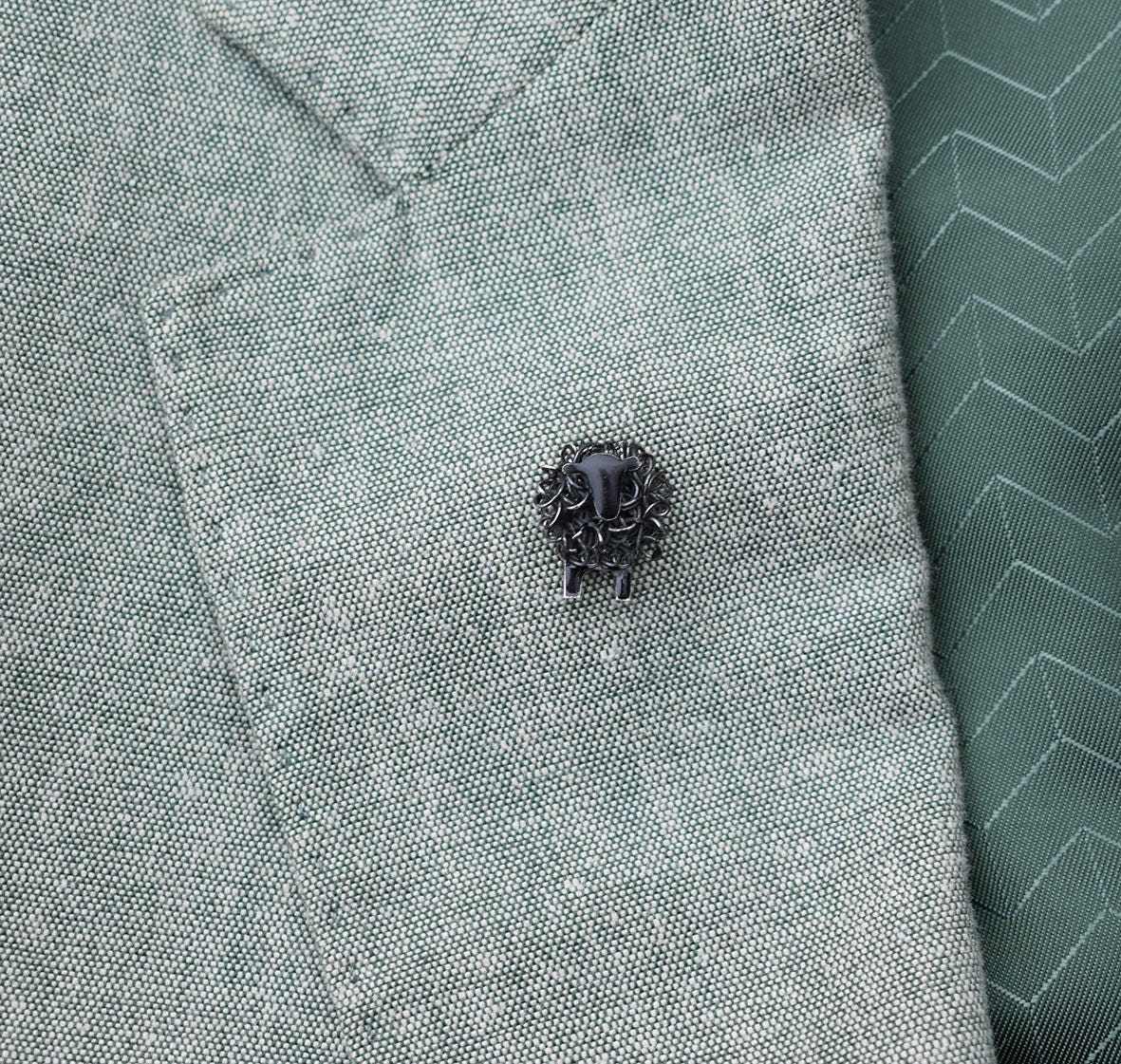 Schwarze Schafe Anstecknadel Aus 925Er Silber Handgemachte Emaille Brosche Schwarze Schafe Anstecknadel Aus 925Er Silber Handgemachte Emaille Brosche von FreshFleeces