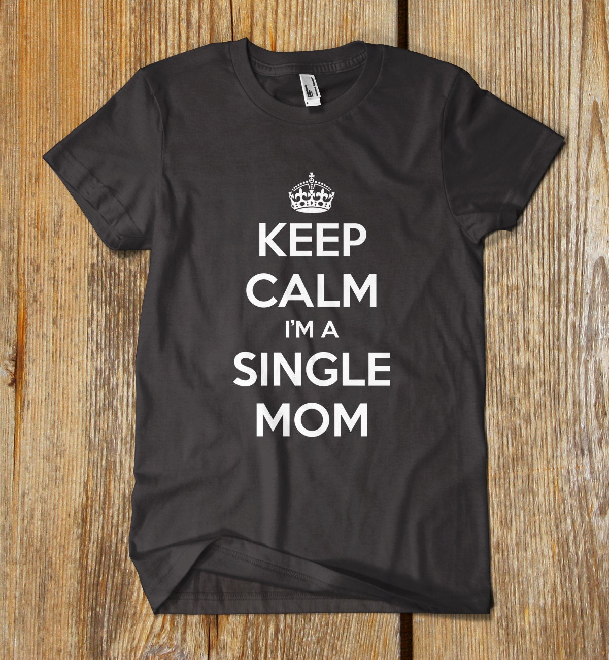 Keep Calm Mom "T-Shirt. Ein Einzigartiges Geschenk Für Weihnachten Keep Calm Mom "T-Shirt. Ein Einzigartiges Geschenk Für Weihnachten von FreshThredz